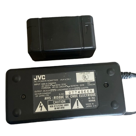 JVE AC POWER ADAPTER AA-V3U And Battery Energizer Rechargeable - Picture 4 of 5